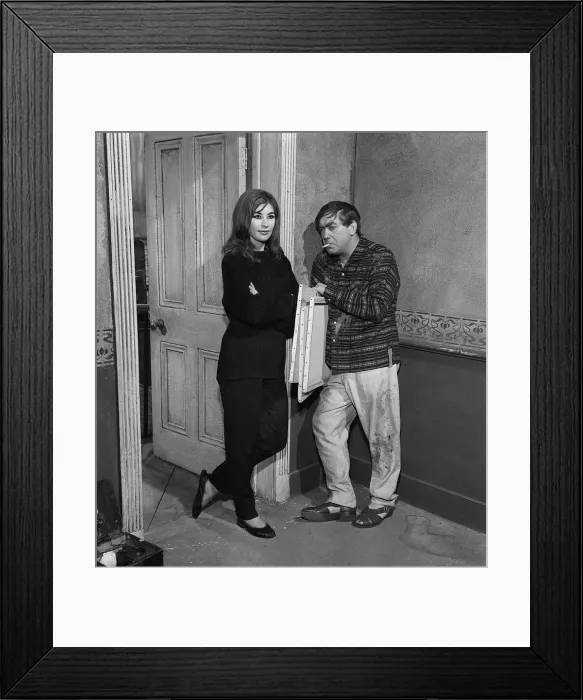 Framed Print : Y2K Tony Hancock and Nanette Newman on set at Elstree Studios during filming of Framed Print : Y2K Tony Hancock and Nanette Newman on set at Elstree Studios during filming of