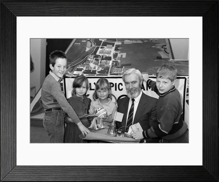 Framed Print : Helping to promote the Kirklees Primary Science and Technology Fair is Mr Bill Warnock Framed Print : Helping to promote the Kirklees Primary Science and Technology Fair is Mr Bill Warnock