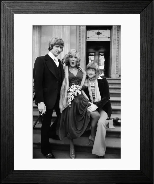 Framed Print : Greg Smith marries Lynda Bellingham, who is to star in his next film Framed Print : Greg Smith marries Lynda Bellingham, who is to star in his next film