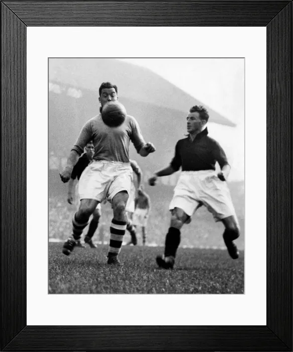 Framed Print : English League Division One match at Goodison Park. Everton 1 v Liverpool 0 Framed Print : English League Division One match at Goodison Park. Everton 1 v Liverpool 0