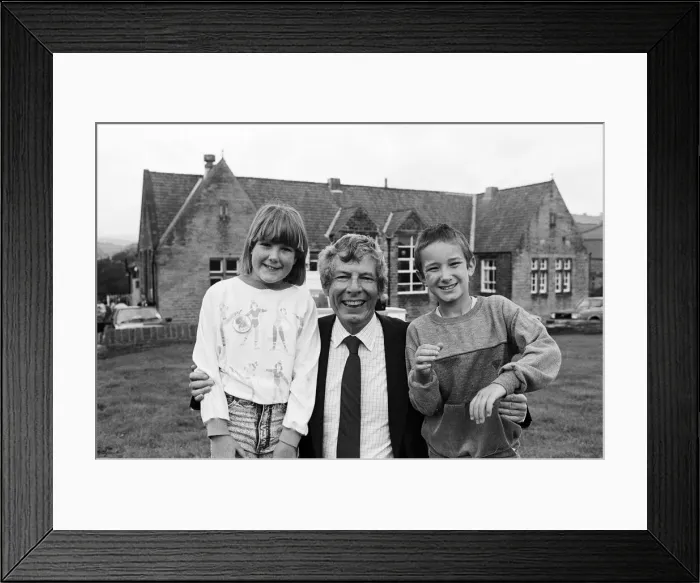 Framed Print : Cor Blimey - its Derek Jameson... Radio 2 star Derek Framed Print : Cor Blimey - its Derek Jameson... Radio 2 star Derek