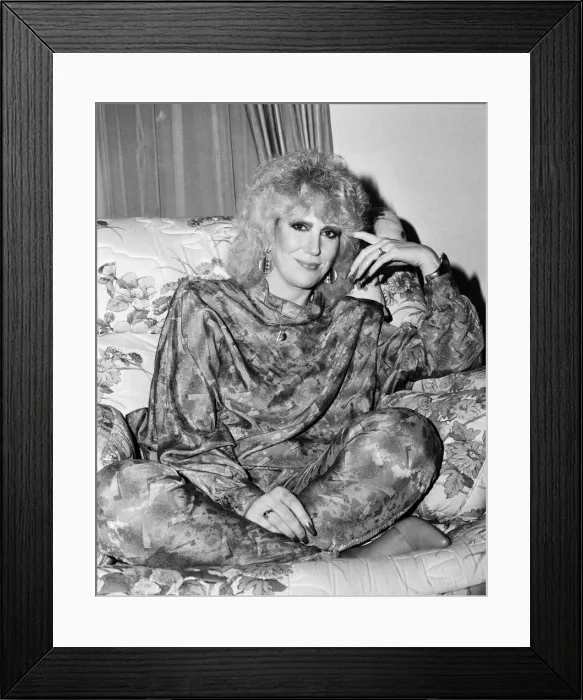 Framed Print : English singer Dusty Springfield, 26th July 1985 Framed Print : English singer Dusty Springfield, 26th July 1985