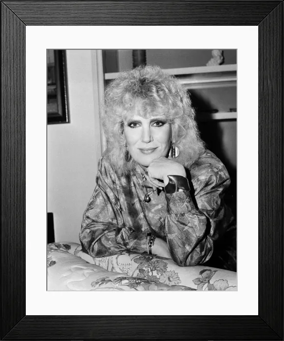 Framed Print : English singer Dusty Springfield, 26th July 1985 Framed Print : English singer Dusty Springfield, 26th July 1985