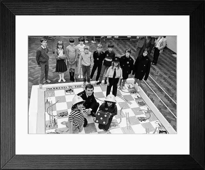 Framed Print : Children from Riverside School, Hebden Bridge, demonstrate the ups Framed Print : Children from Riverside School, Hebden Bridge, demonstrate the ups