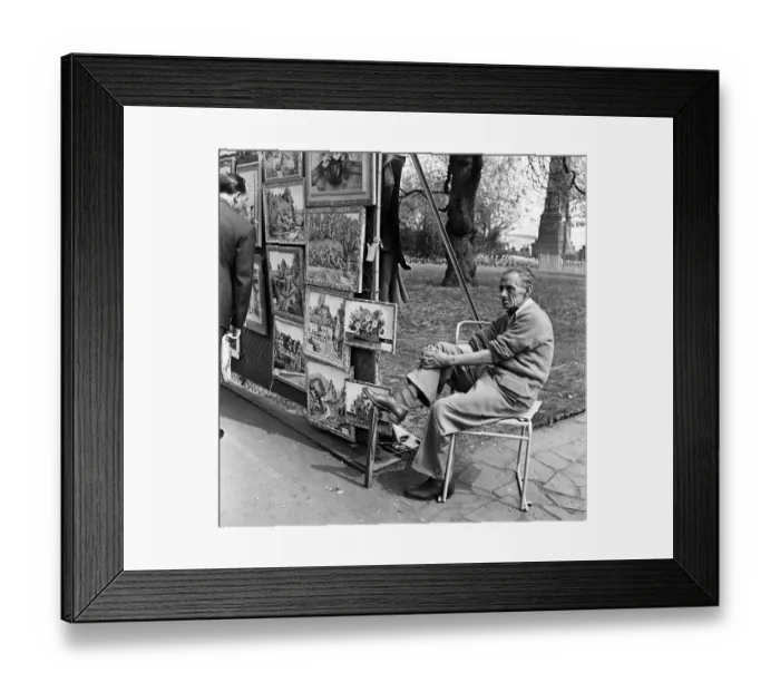 Framed Print : An exhibition of paintings at the Victoria Embankment Gardens. London, 12th May 1954 Framed Print : An exhibition of paintings at the Victoria Embankment Gardens. London, 12th May 1954