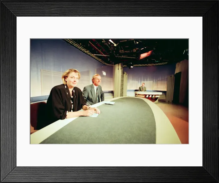 Framed Print : Sue Beardsmore & David Davies, Presenters, Midlands Today Framed Print : Sue Beardsmore & David Davies, Presenters, Midlands Today
