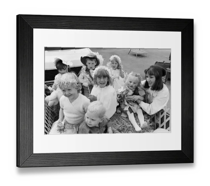 Framed Print : Lots of faffen and lots of fuffen made a Clifton fair a sure success