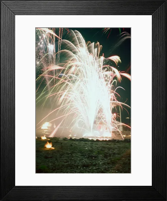 Framed Print : Bonfire Night, Skinningrove, North Yorkshire, England, 5th November 1994