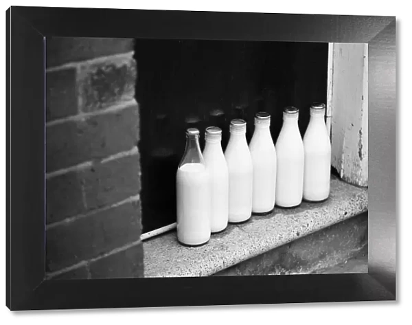 Milk Bottles on Doorstep, Ladywood, Birmingham, 15th August 1977