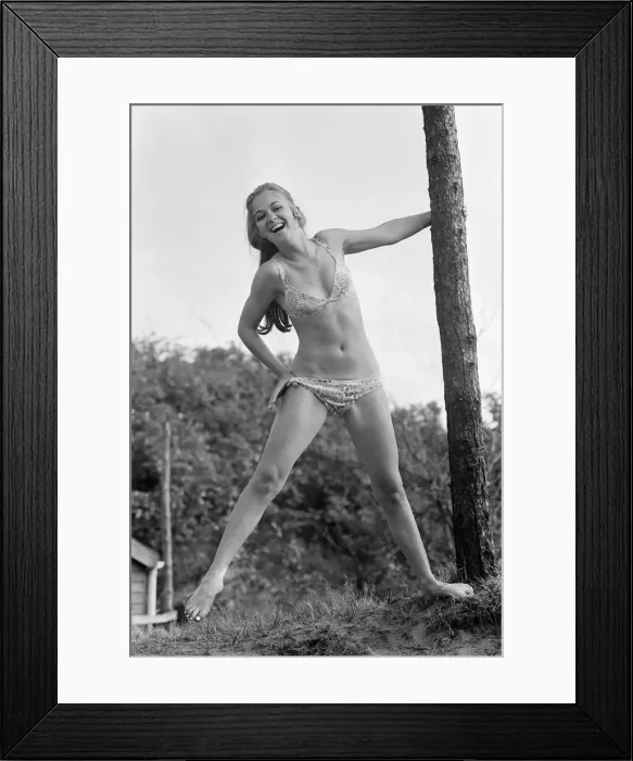 Framed Print : Jane Bell, model aged 21 years old, from Liverpool, 30th July 1970