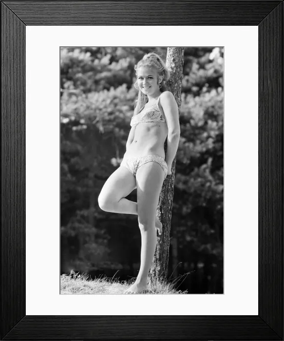 Framed Print : Jane Bell, model aged 21 years old, from Liverpool, 30th July 1970 Framed Print : Jane Bell, model aged 21 years old, from Liverpool, 30th July 1970