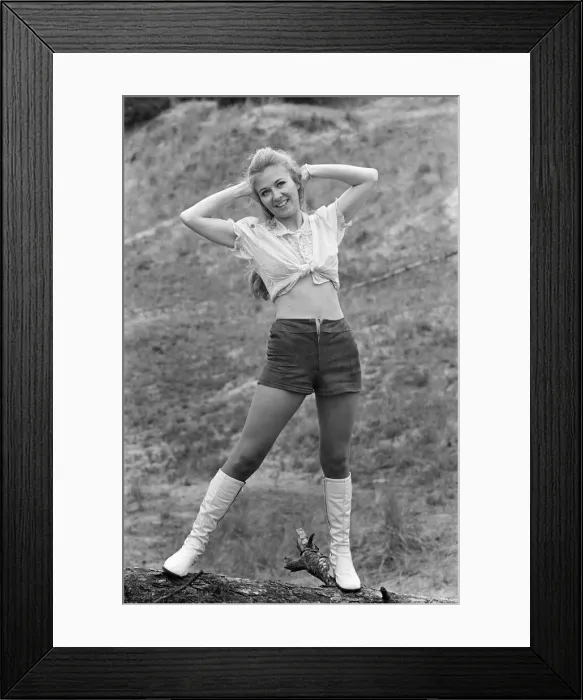 Framed Print : Jane Bell, model aged 22 years old, from Liverpool, 21st May 1971