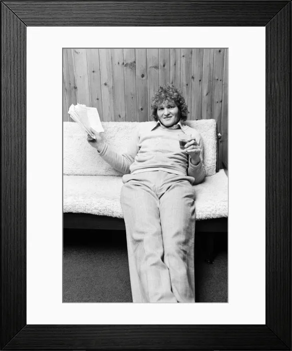 Framed Print : Max Quarterman, the 33 year old plasterers mate who earns up to £400 a week