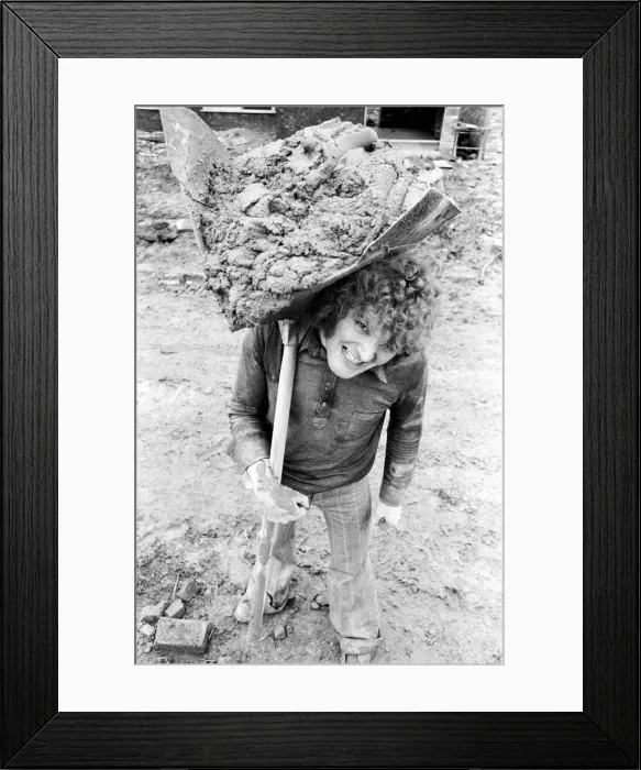 Framed Print : Max Quarterman, the 33 year old plasterers mate who earns up to £400 a week Framed Print : Max Quarterman, the 33 year old plasterers mate who earns up to £400 a week