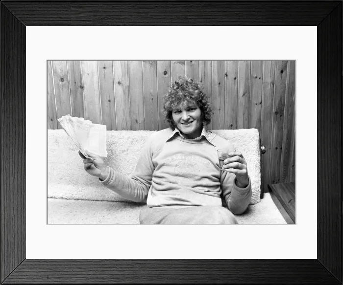 Framed Print : Max Quarterman, the 33 year old plasterers mate who earns up to £400 a week Framed Print : Max Quarterman, the 33 year old plasterers mate who earns up to £400 a week
