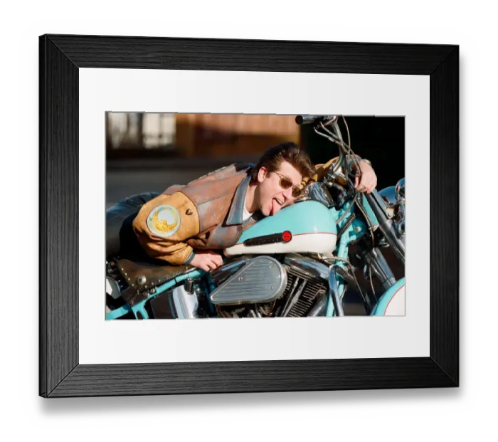 Framed Print : Capital Radio DJ Neil Fox, also known as Dr. Fox or Foxy. 14th February 1995 Framed Print : Capital Radio DJ Neil Fox, also known as Dr. Fox or Foxy. 14th February 1995