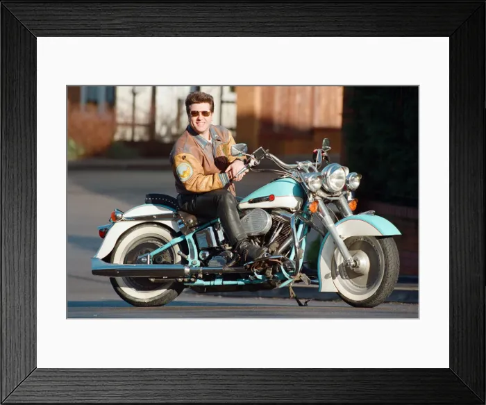 Framed Print : Capital Radio DJ Neil Fox, also known as Dr. Fox or Foxy. 14th February 1995 Framed Print : Capital Radio DJ Neil Fox, also known as Dr. Fox or Foxy. 14th February 1995