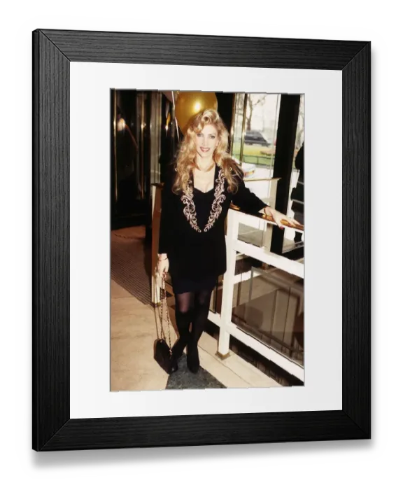 Framed Print : Lynsey De Paul dbase Framed Print : Lynsey De Paul dbase