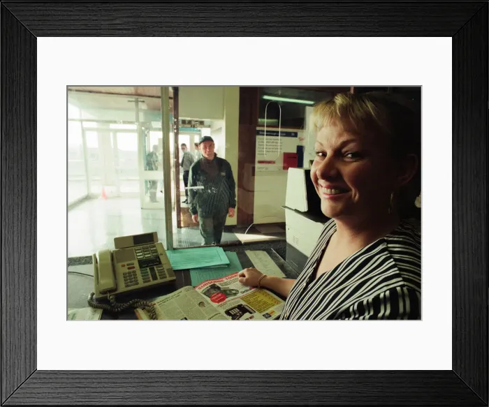 Framed Print : Berwick Hills Baths, Middlesbrough, 14th October 1996. Last day of swimming before Framed Print : Berwick Hills Baths, Middlesbrough, 14th October 1996. Last day of swimming before