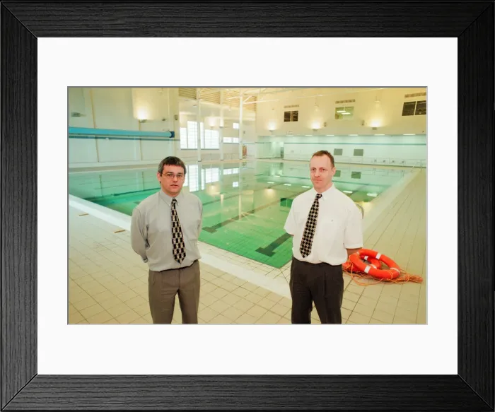 Framed Print : Berwick Hills new 25 metre pool at The Neptune Centre, Middlesbrough, 12th March 1998