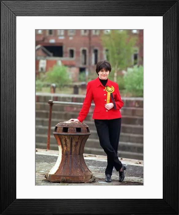Framed Print : Nicola Sturgeon - SNP candidate for Govan April 1997 dry dock by a capstan Framed Print : Nicola Sturgeon - SNP candidate for Govan April 1997 dry dock by a capstan