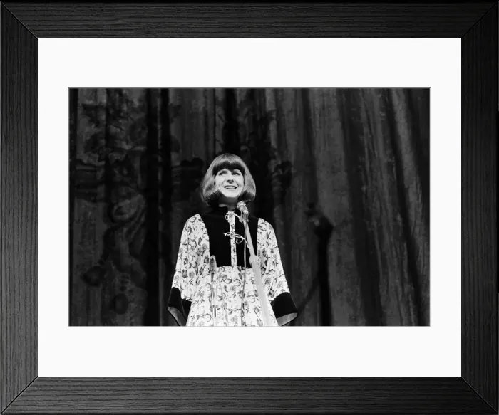 Framed Print : Pam Ayres performs at Bristol Hippodrome. 6th April 1977 Framed Print : Pam Ayres performs at Bristol Hippodrome. 6th April 1977