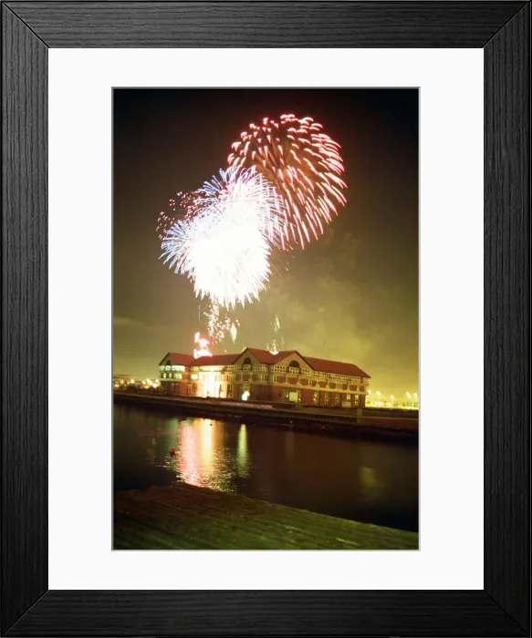 Framed Print : Bonfire Night, Stockton, North Yorkshire, England, 5th November 1992 Framed Print : Bonfire Night, Stockton, North Yorkshire, England, 5th November 1992