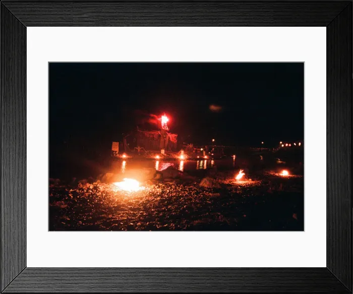 Framed Print : Bonfire Night, Skinningrove, North Yorkshire, England, Wednesday 5th November 1997 Framed Print : Bonfire Night, Skinningrove, North Yorkshire, England, Wednesday 5th November 1997