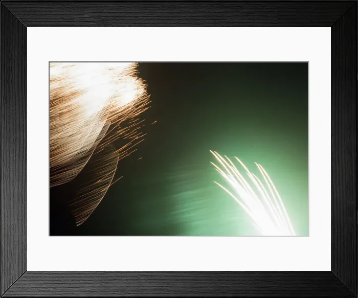 Framed Print : Bonfire Night, Skinningrove, North Yorkshire, England, Wednesday 5th November 1997 Framed Print : Bonfire Night, Skinningrove, North Yorkshire, England, Wednesday 5th November 1997