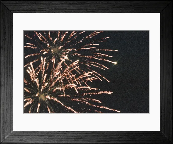 Framed Print : Bonfire Night, Skinningrove, North Yorkshire, England, Wednesday 5th November 1997 Framed Print : Bonfire Night, Skinningrove, North Yorkshire, England, Wednesday 5th November 1997
