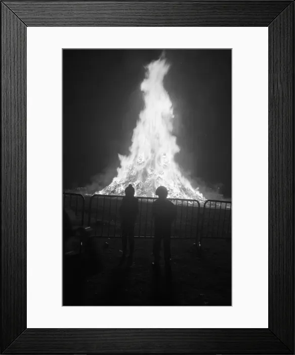 Framed Print : Bonfire at Pype Hayes park in Birmingham. 5th November 1981 Framed Print : Bonfire at Pype Hayes park in Birmingham. 5th November 1981
