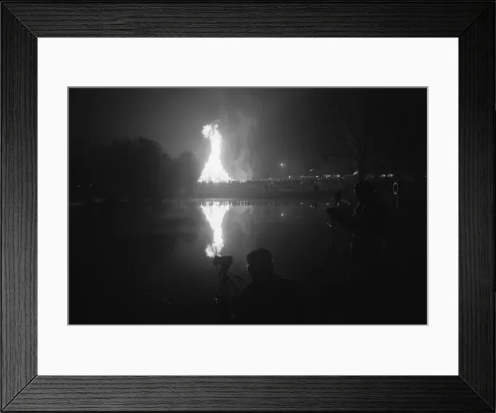 Framed Print : Bonfire at Pype Hayes park in Birmingham. 5th November 1981 Framed Print : Bonfire at Pype Hayes park in Birmingham. 5th November 1981
