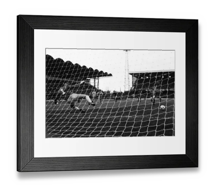 Framed Print : Coventry City 3-1 Worcester City, FA Cup Third Round match at Highfield Road