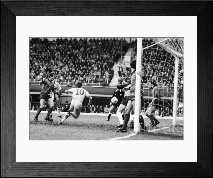 Framed Print : Coventry City 3-1 Worcester City, FA Cup Third Round match at Highfield Road
