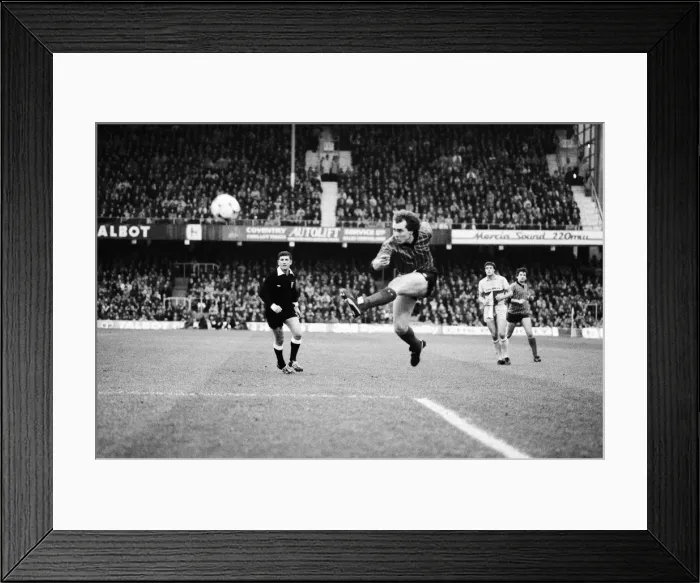 Framed Print : Coventry City 3-1 Worcester City, FA Cup Third Round match at Highfield Road Framed Print : Coventry City 3-1 Worcester City, FA Cup Third Round match at Highfield Road