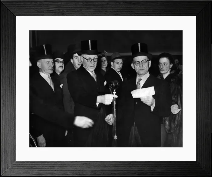 Framed Print : The opening ceremony and consecration of the new ardiff United synagogue at Tygwyn Road Framed Print : The opening ceremony and consecration of the new ardiff United synagogue at Tygwyn Road