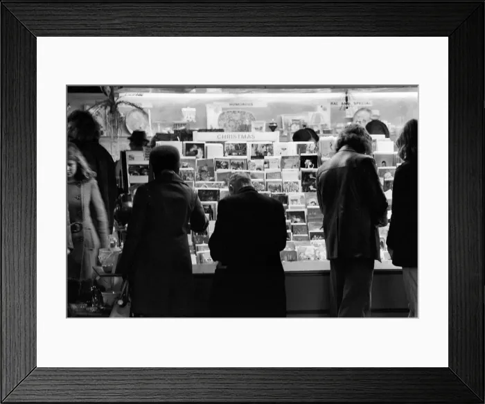 Framed Print : Christmas card shopping in Birmingham. 21st December 1973 Framed Print : Christmas card shopping in Birmingham. 21st December 1973