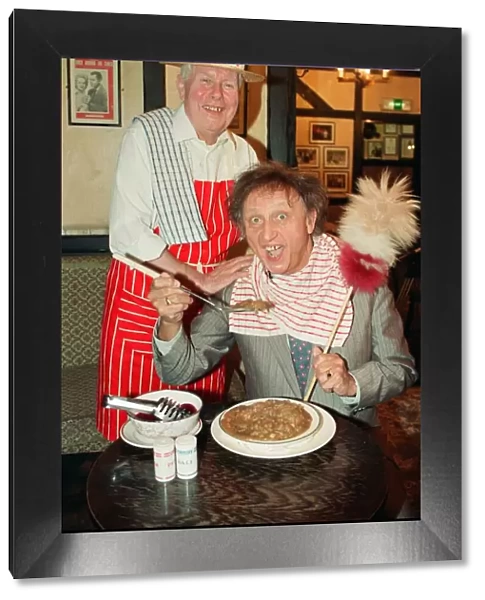 Ken Dodd samples the scouse at the Atlantic pub, made by Gerry O Keefe