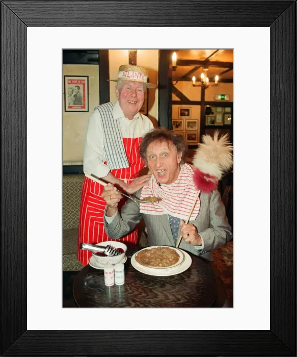 Framed Print : Ken Dodd samples the scouse at the Atlantic pub, made by Gerry O Keefe Framed Print : Ken Dodd samples the scouse at the Atlantic pub, made by Gerry O Keefe