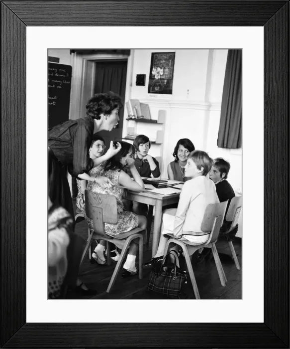 Framed Print : Forty French boys and girls aged between 9 - 11 from Boulogne are starting a Framed Print : Forty French boys and girls aged between 9 - 11 from Boulogne are starting a