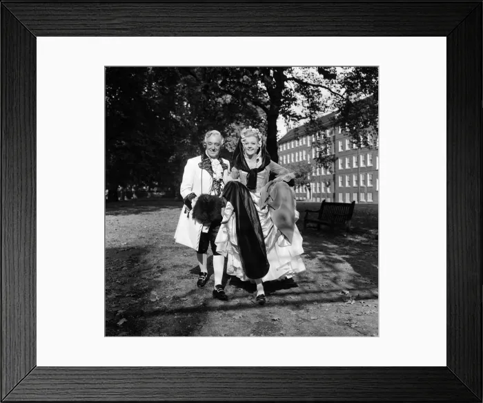 Framed Print : Angela Lansbury and Vittorio De Sica on the set of Framed Print : Angela Lansbury and Vittorio De Sica on the set of
