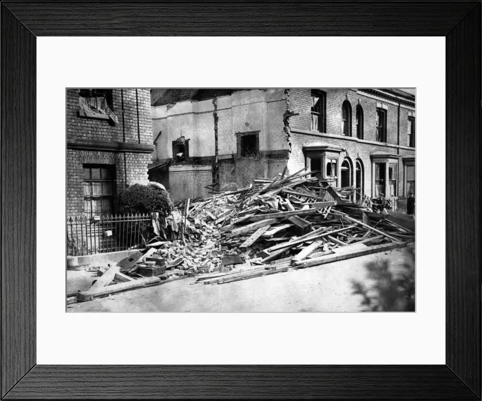 Framed Print : Bomb damage in Liverpool, Merseyside. 1st September 1940 Framed Print : Bomb damage in Liverpool, Merseyside. 1st September 1940