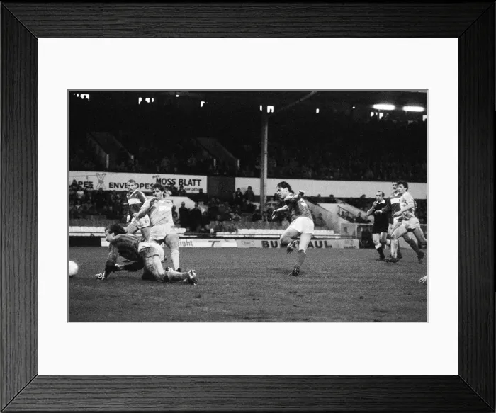 Framed Print : English League Division Three match at Ayresome Park. Middlesbrough 4 v Bournemouth Framed Print : English League Division Three match at Ayresome Park. Middlesbrough 4 v Bournemouth