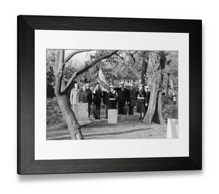 Framed Print : Members of the Grangetown branch of the Royal ritich Legion, at Easton Cemetery Framed Print : Members of the Grangetown branch of the Royal ritich Legion, at Easton Cemetery