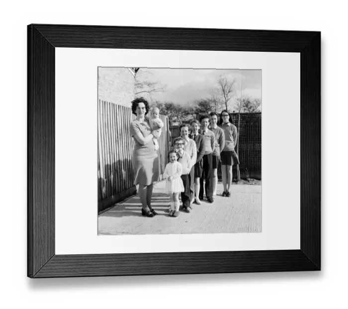 Framed Print : The Beauchamp Family from Stevenage, Hertfordshire, 28th March 1972 Framed Print : The Beauchamp Family from Stevenage, Hertfordshire, 28th March 1972