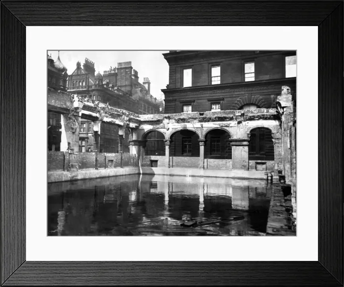 Framed Print : Bomb damage in Liverpool during the Second World War. An emergency water supply Framed Print : Bomb damage in Liverpool during the Second World War. An emergency water supply
