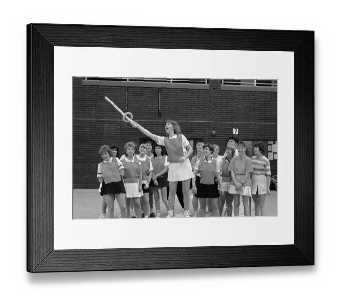 Framed Print : Diane Sykes, of Slaithwaite demonstrates the game of bench quoits to women who took part