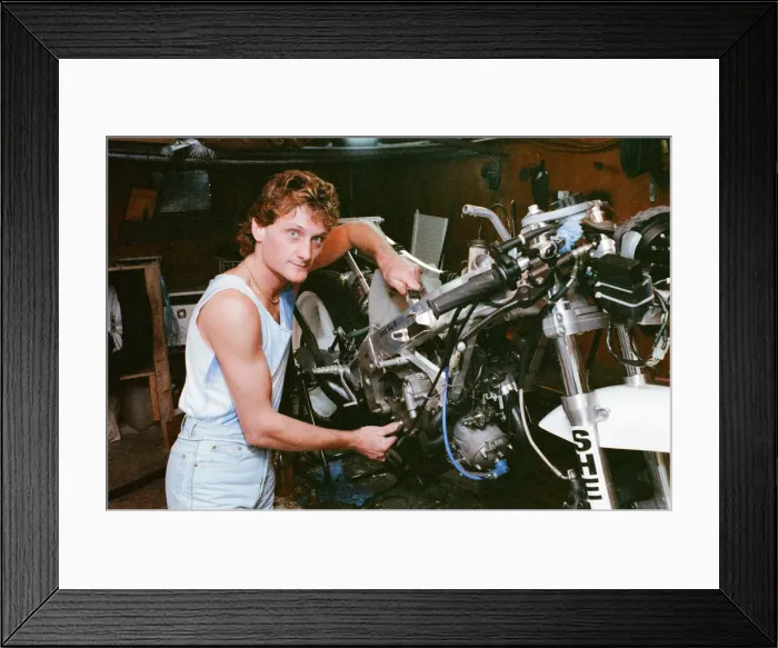 Framed Print : Carl Fogarty, Motorbike Racer, aged 23 years old, 22nd September 1988 Framed Print : Carl Fogarty, Motorbike Racer, aged 23 years old, 22nd September 1988