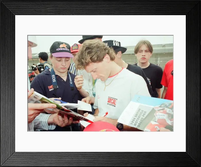 Framed Print : Carl Fogarty, World Superbike Racer, 22nd July 1994 Framed Print : Carl Fogarty, World Superbike Racer, 22nd July 1994