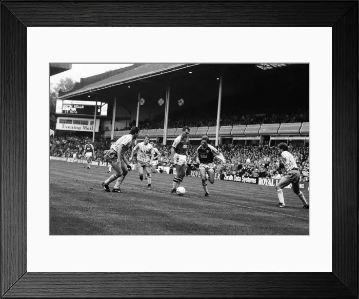 Framed Print : David Platt scores Villas fourth goal. Divison One match Aston Villa 6 -2 Everton